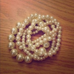 Forever 21 pearl bracelet set